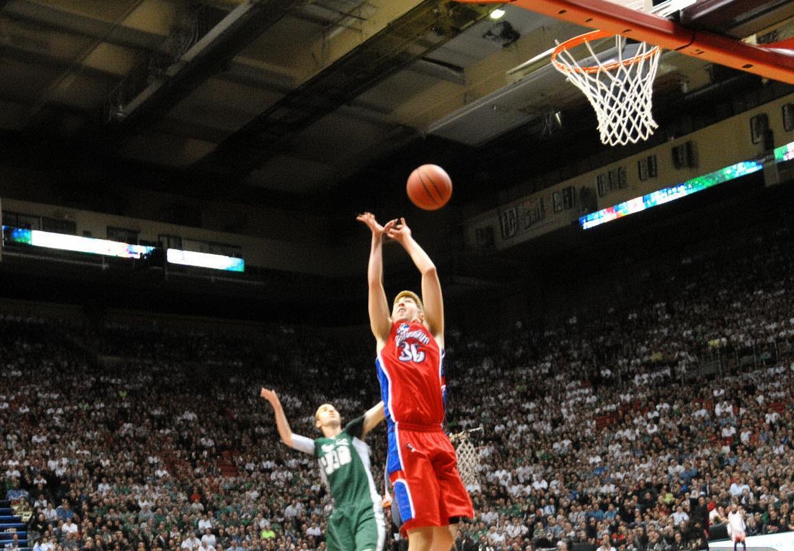2016年NBA季后赛雷霆对决开拓者：经典对决回顾与战术分析(图3)